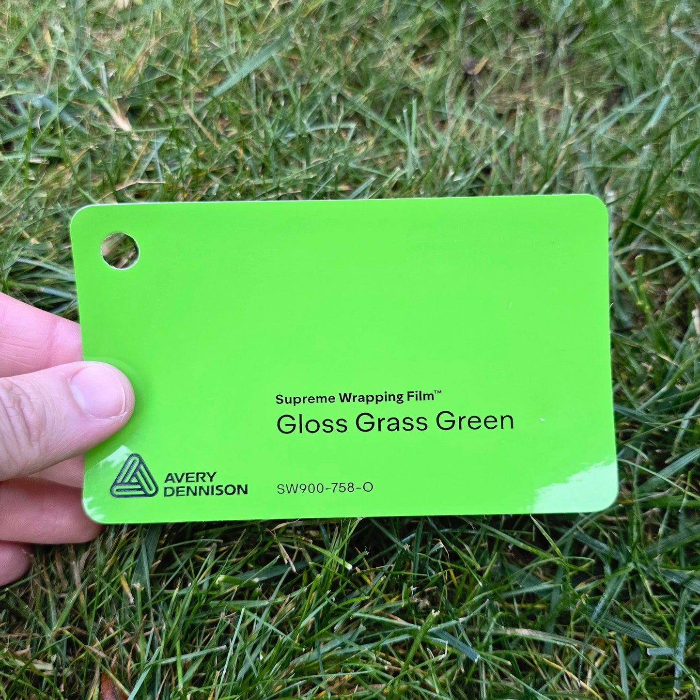 Avery Supreme Wrap SW 900 Grass Green Gloss